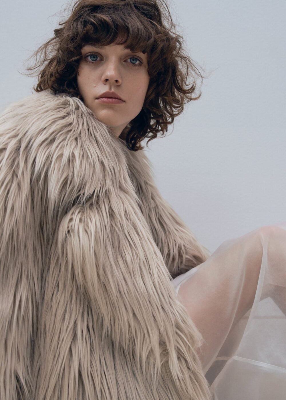 Short Faux Fur Coat - Grey - Image 2