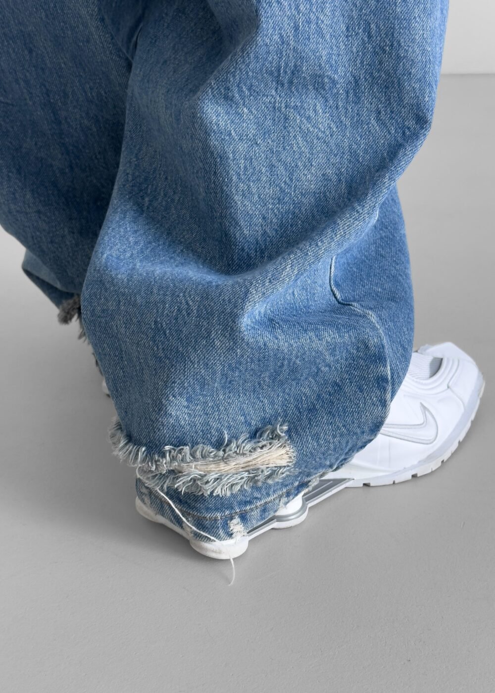 Bleach Jeans - Worn Wash - Image 7