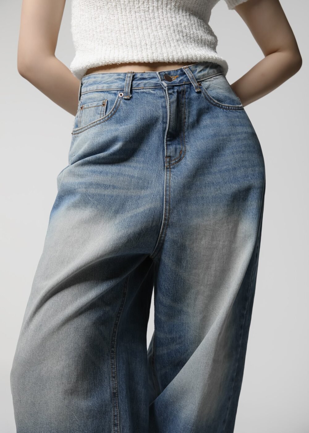 Bleach Jeans - Worn Wash - Image 2